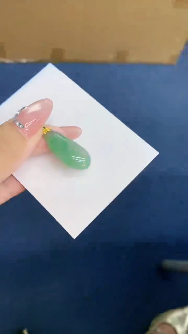 翡翠18K金镶嵌吊坠(不含链)1