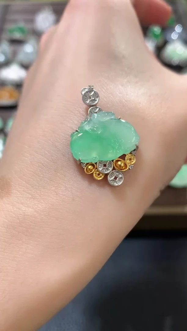 吊坠(不含链)18K金镶嵌翡翠a24