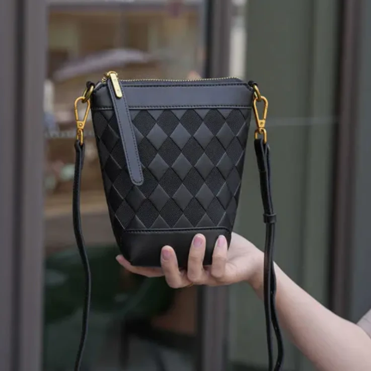 牛皮菱格手机包小众设计女包2025新款真皮单肩斜挎包高级感小包包