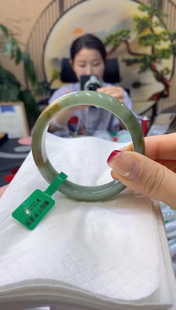 【闪购商品】翡翠手镯未镶嵌99903001