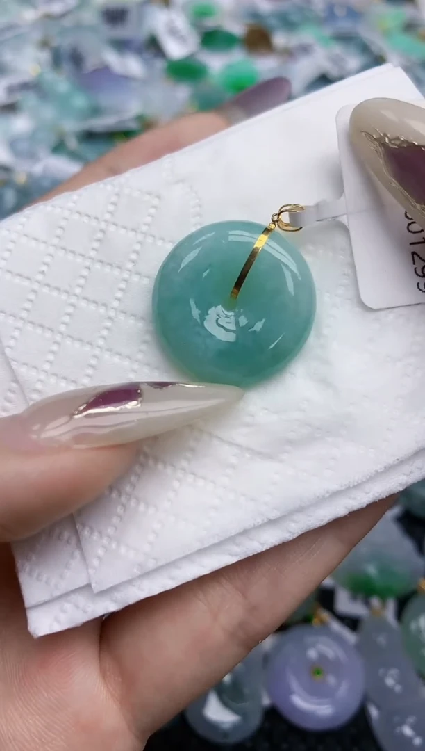 翡翠挂件18K金镶嵌   天然翡翠A货