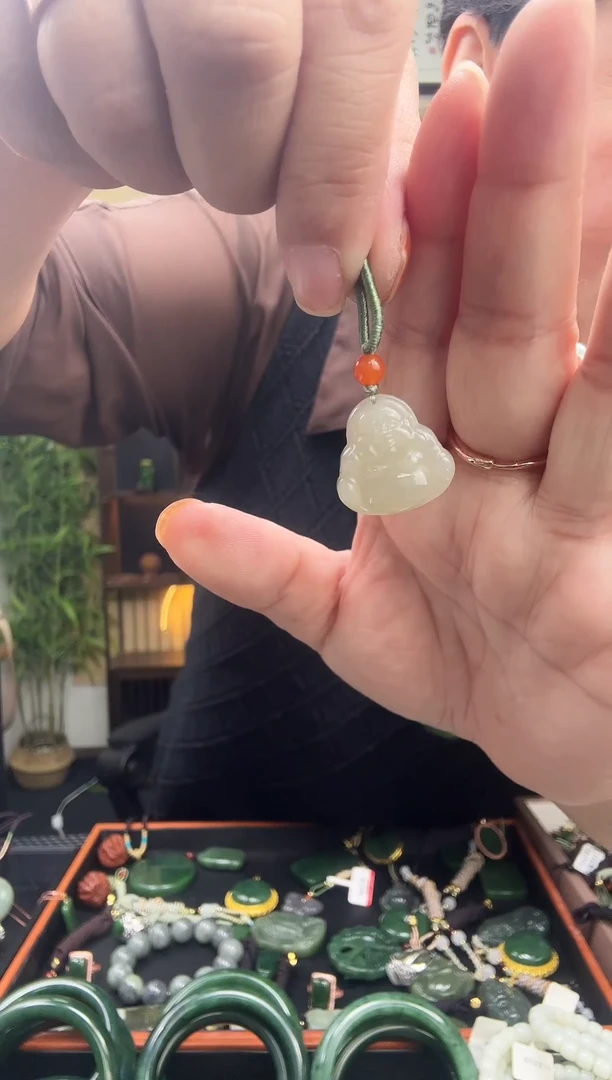 颈饰未镶嵌和田玉多样性发一  1122