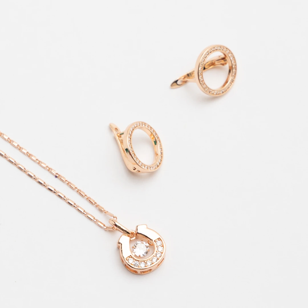 合金锆石耳饰 UR【顺丰包邮-无运费险】钻马蹄套装玫瑰金色民族耳饰