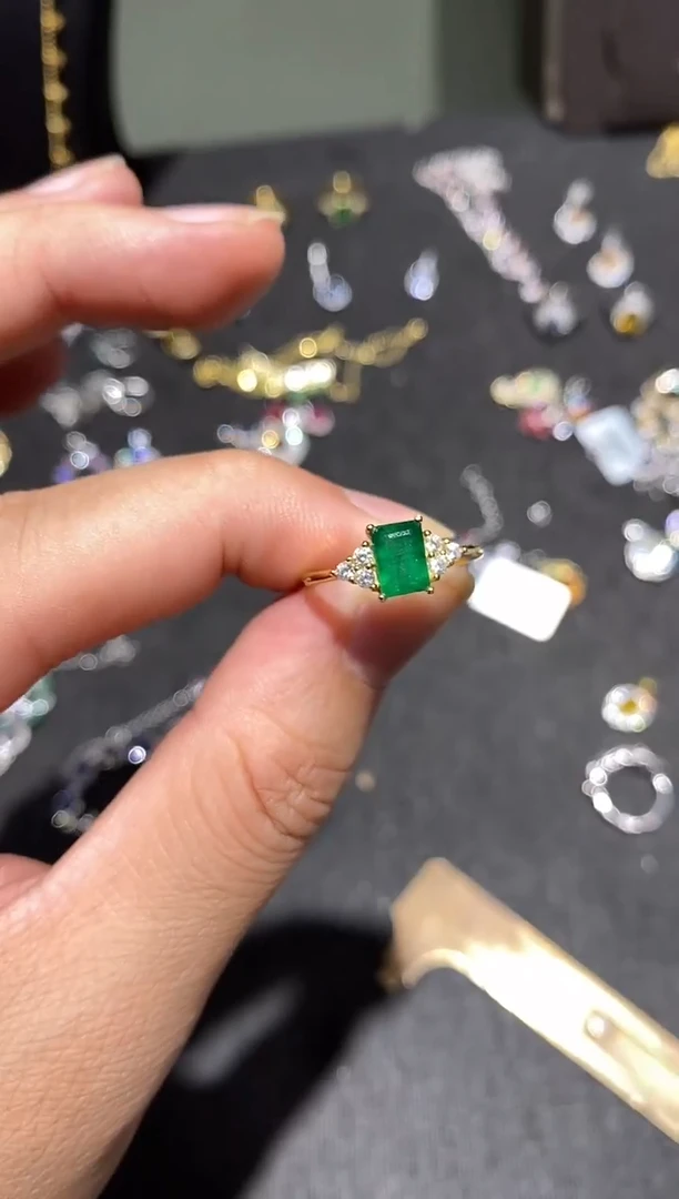 银S925镶嵌戒指祖母绿戒指