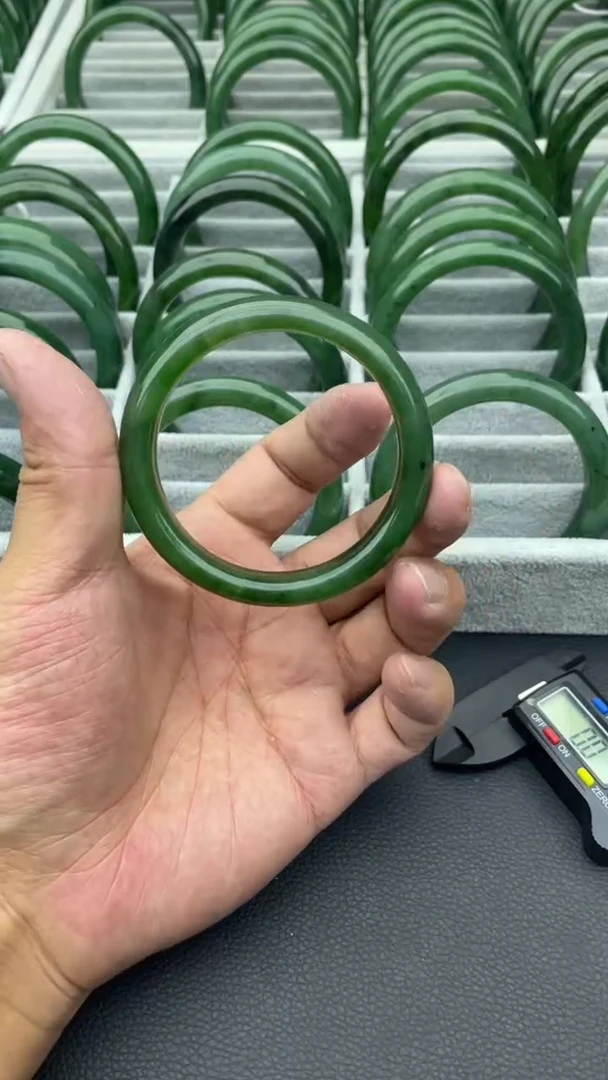 未镶嵌手镯和田玉（碧玉）27-53.9