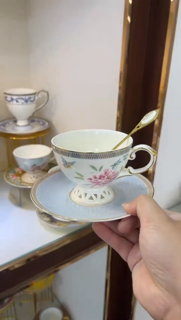 45%以上骨粉骨瓷咖啡杯碟配金勺
