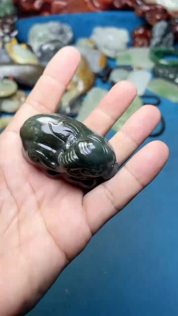 和田玉未镶嵌把件-