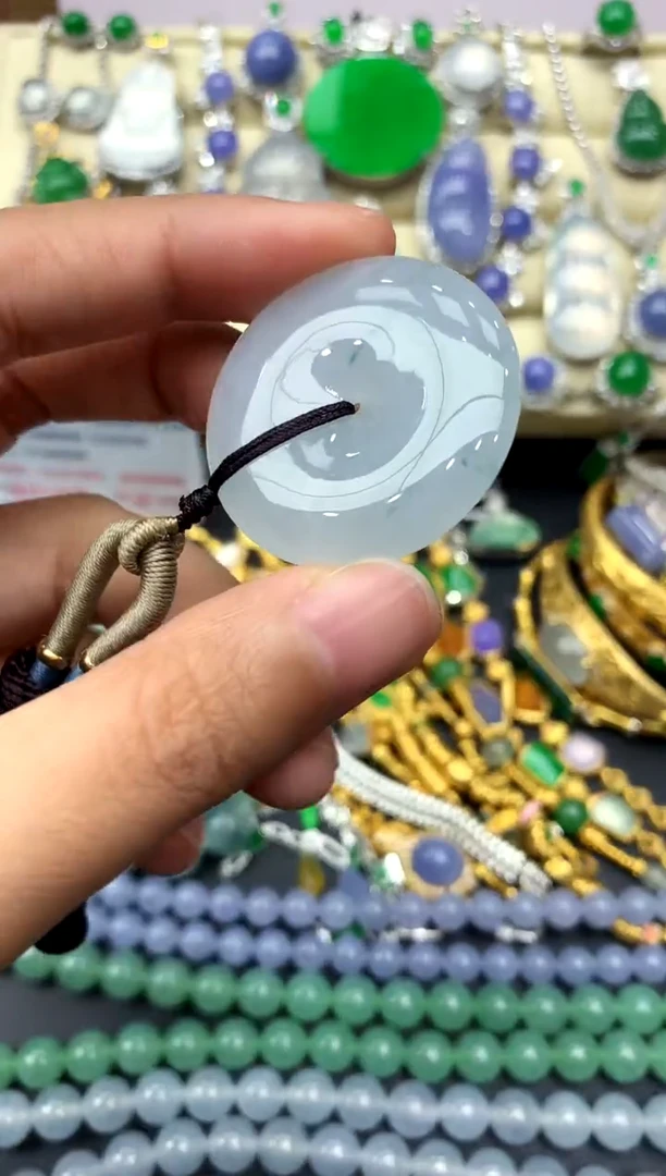 翡翠未镶嵌颈饰180-中国好珍宝