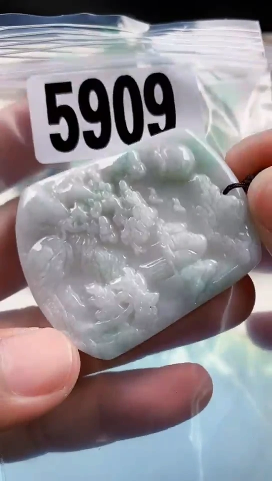 【闪购商品】翡翠挂件未镶嵌天然翡翠吊坠挂件