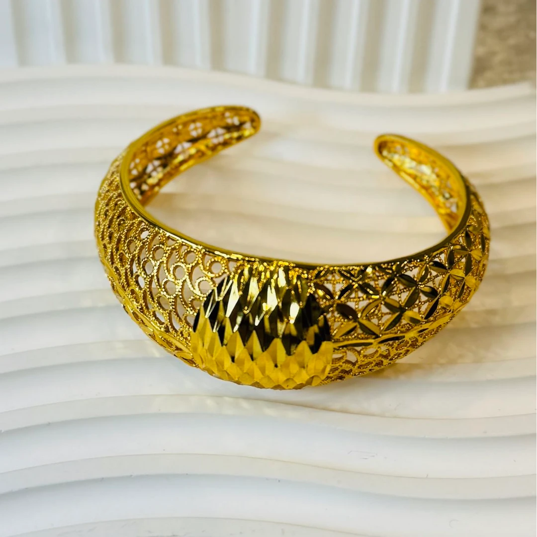 铜合金手镯 菲纳孜大款手镯 百搭时尚轻奢古风精致精美复古黄色