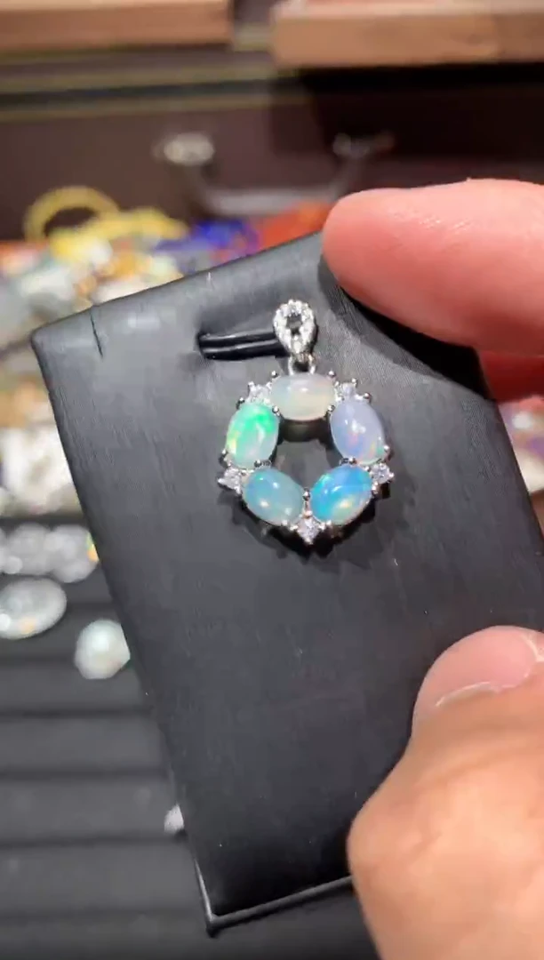 未镶嵌欧泊颈饰F61