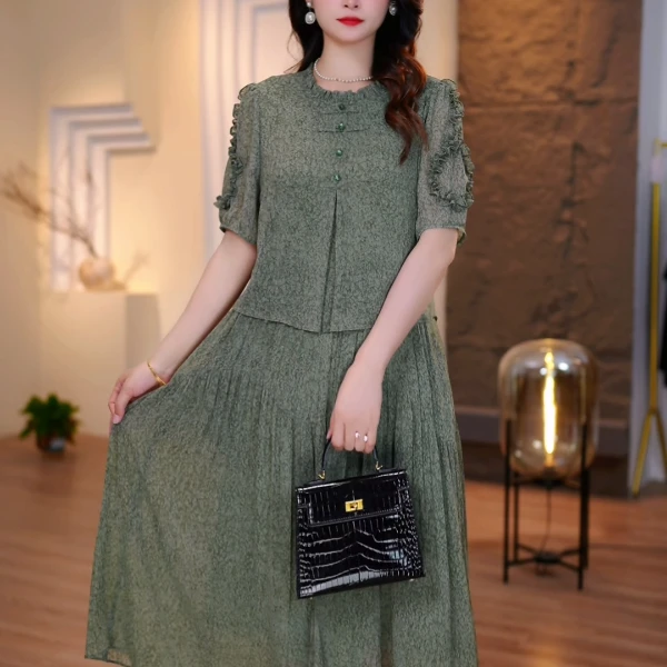 2025春夏新款加肥加大连衣裙大码女装显瘦遮肉减龄时尚妈妈装