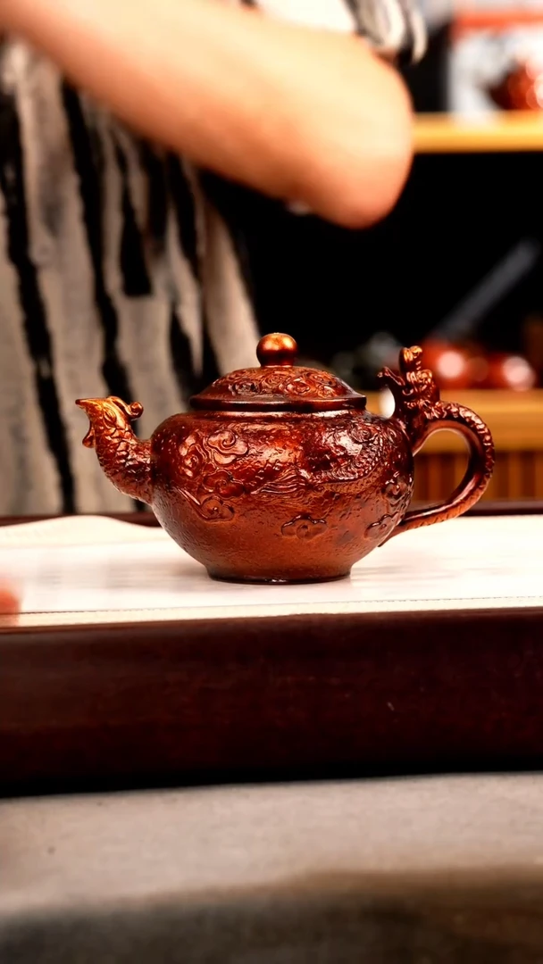 茶壶紫砂金贝烧 龙凤呈祥 刻绘