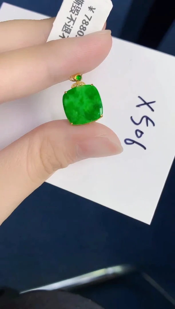 颈饰18K金镶嵌翡翠天然翡翠缅甸A货