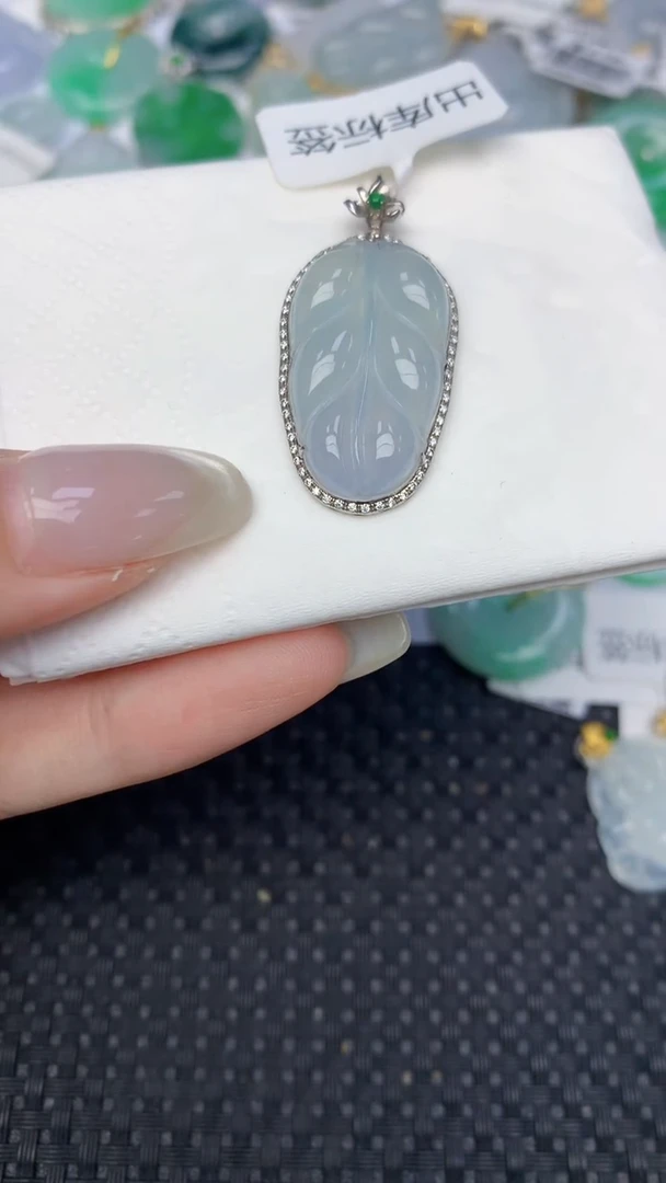 翡翠18K金镶嵌颈饰天然缅甸翡翠a货百元以上9元证书费自理