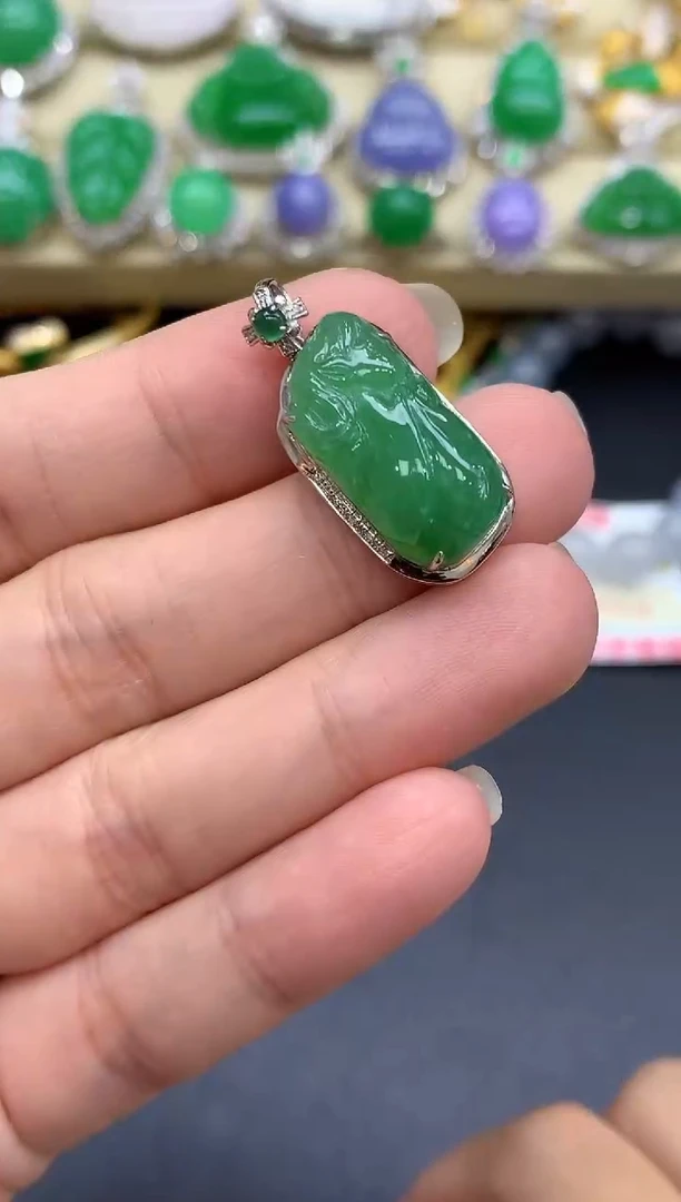 颈饰18K金镶嵌翡翠332-中国好珍宝