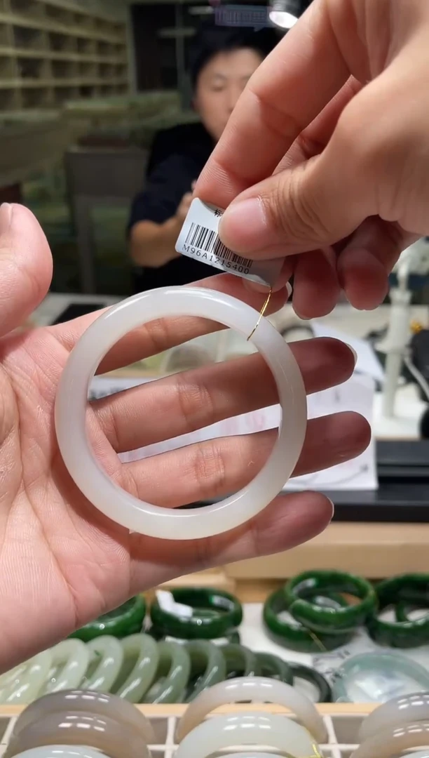 未镶嵌手镯和田玉53-54圈口 5400