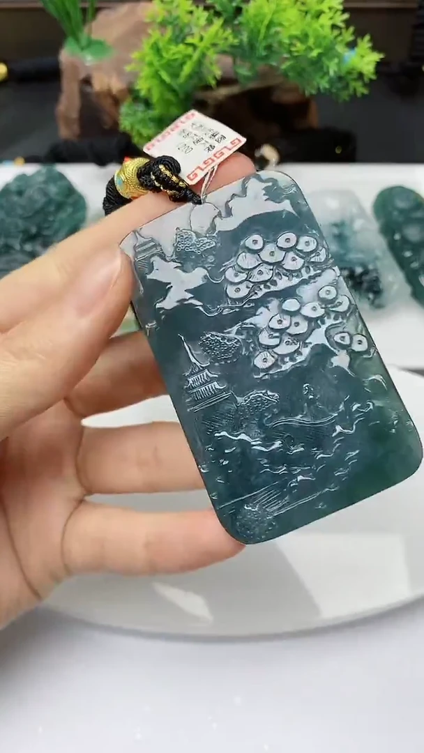 【闪购商品】翡翠颈饰未镶嵌