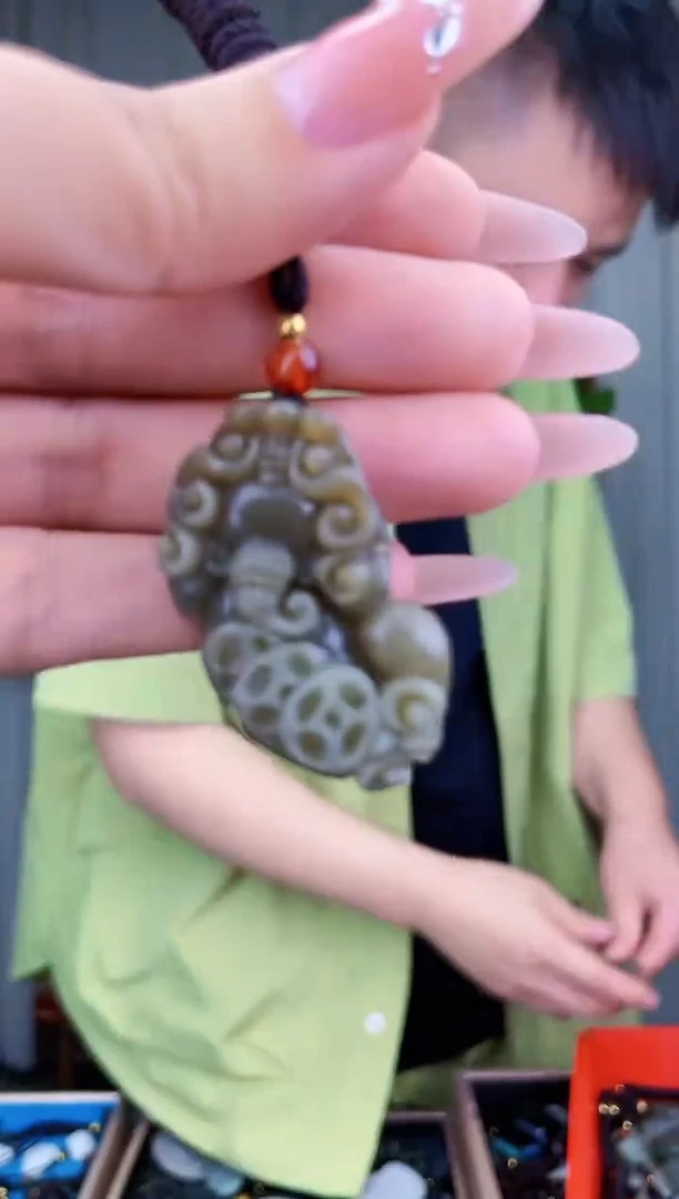 和田玉未镶嵌挂件拍一发一，多样性发货！