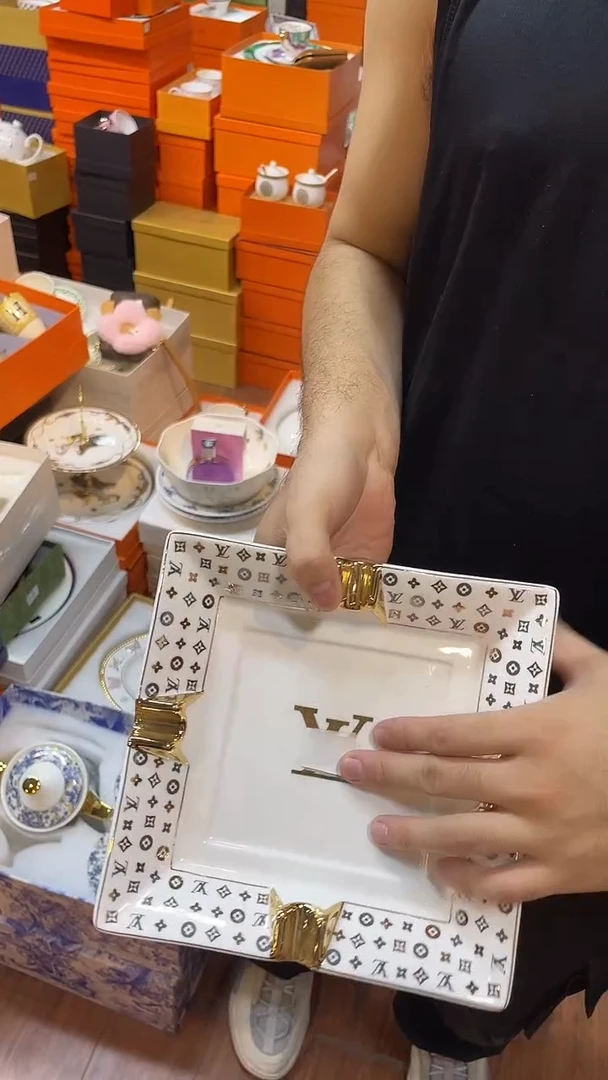 杯鸿辉家品牌瓷器，京东包邮！