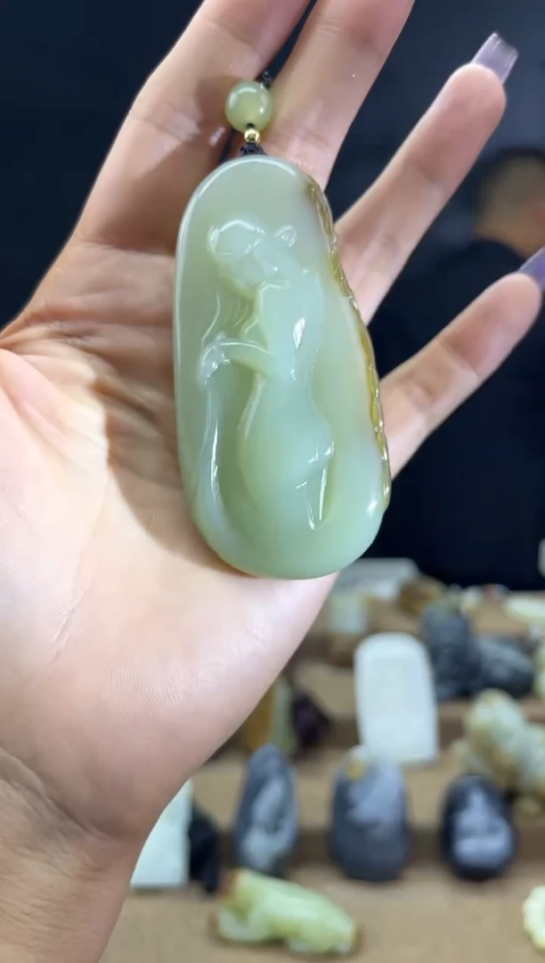 颈饰未镶嵌和田玉1