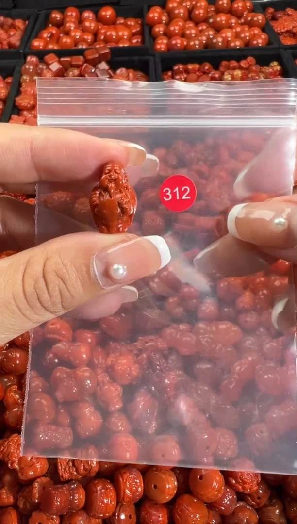颈饰未镶嵌南红玛瑙2