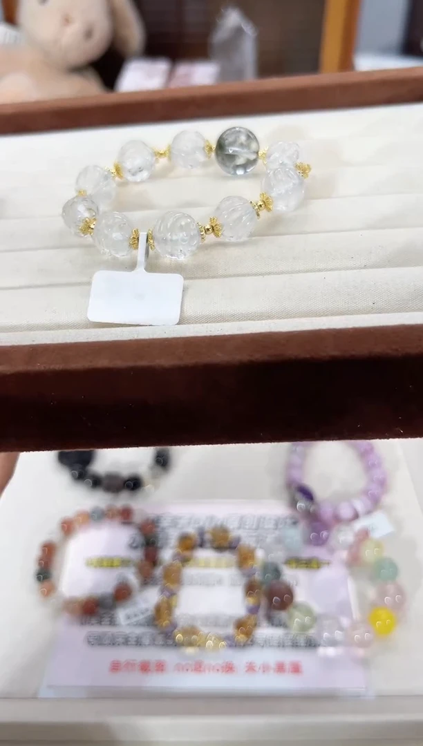 未镶嵌颈饰水晶我****了7.3/拍3发1