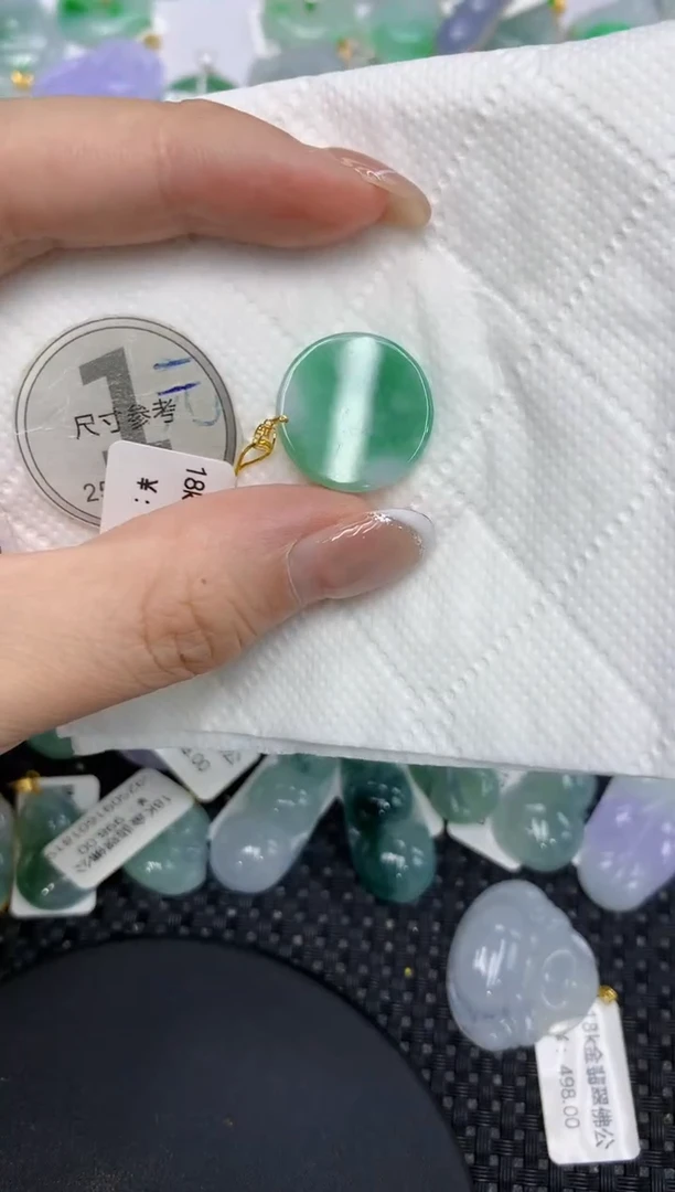 颈饰18K金镶嵌翡翠111111