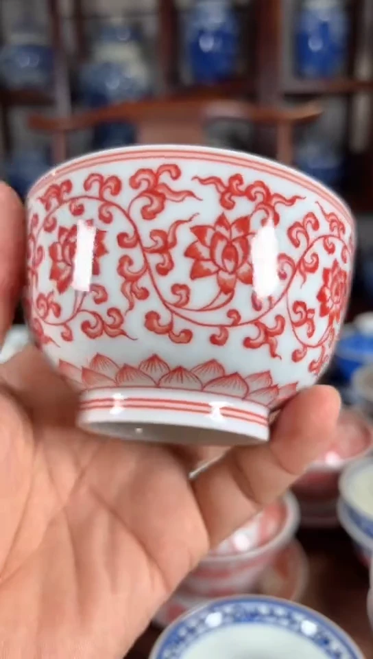 柴窑釉里红缠枝莲BOSS杯