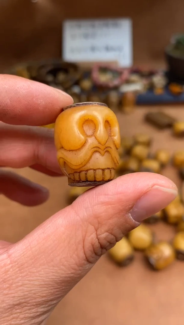 【闪购商品】牛骨其他P361-马骨玉化骷髅-有棕裂