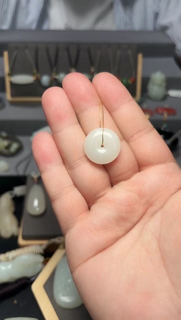 和田玉未镶嵌颈饰白玉平安扣