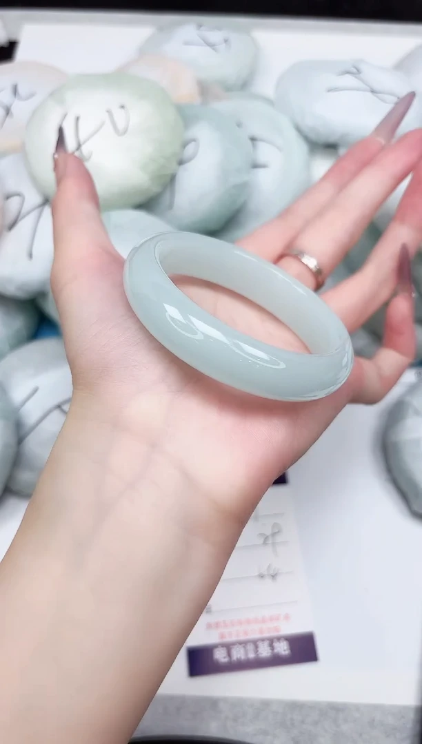 石英质玉手镯未镶嵌101-54