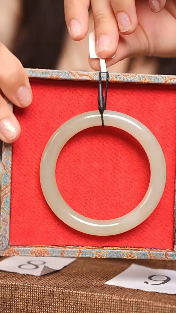 和田玉手镯未镶嵌新疆且末料青白玉57圈口上等和田玉手镯