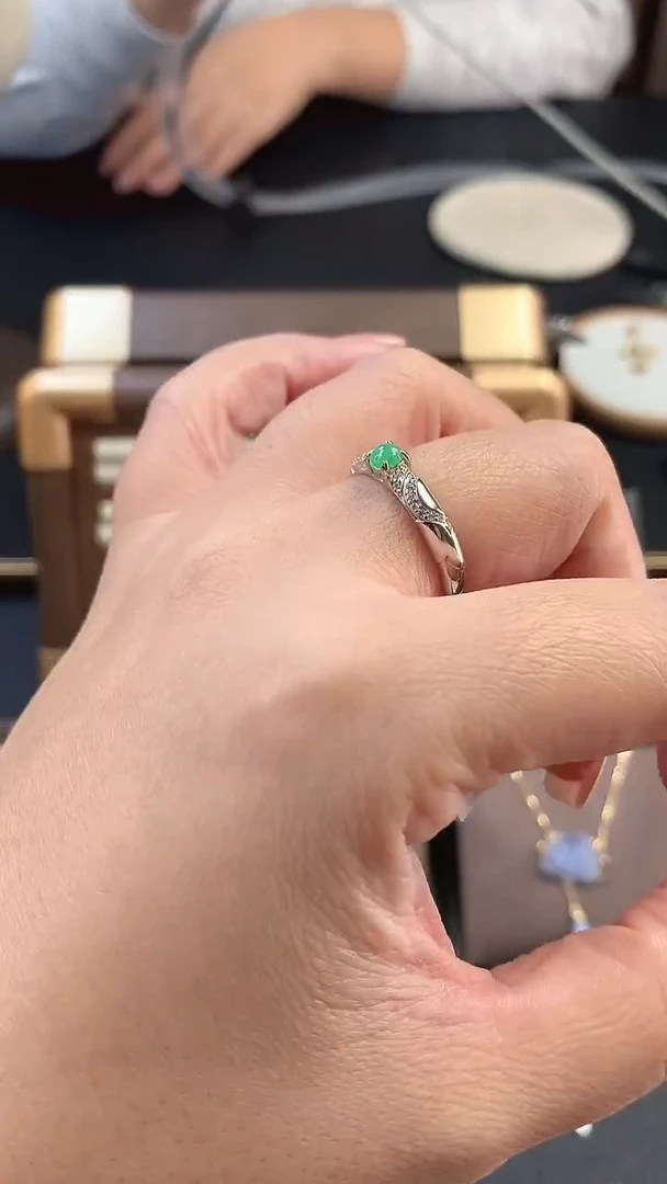 颈饰银S925镶嵌翡翠15974