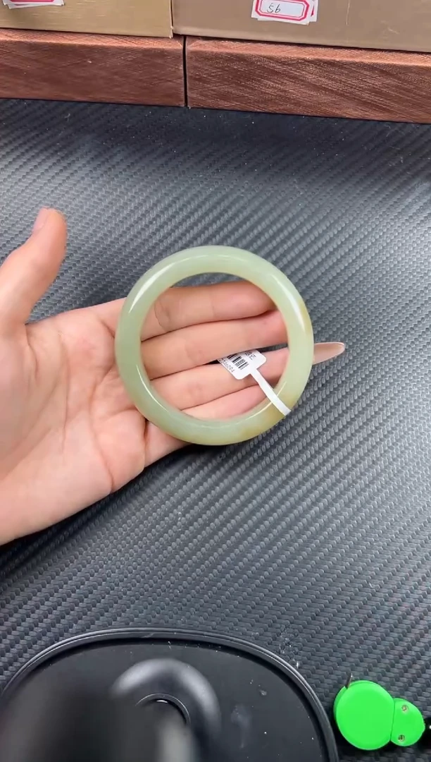 未镶嵌手镯和田玉若羌微色差58M