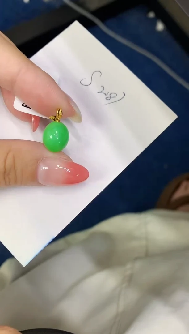 翡翠18K金镶嵌颈饰缅甸天然翡翠A货