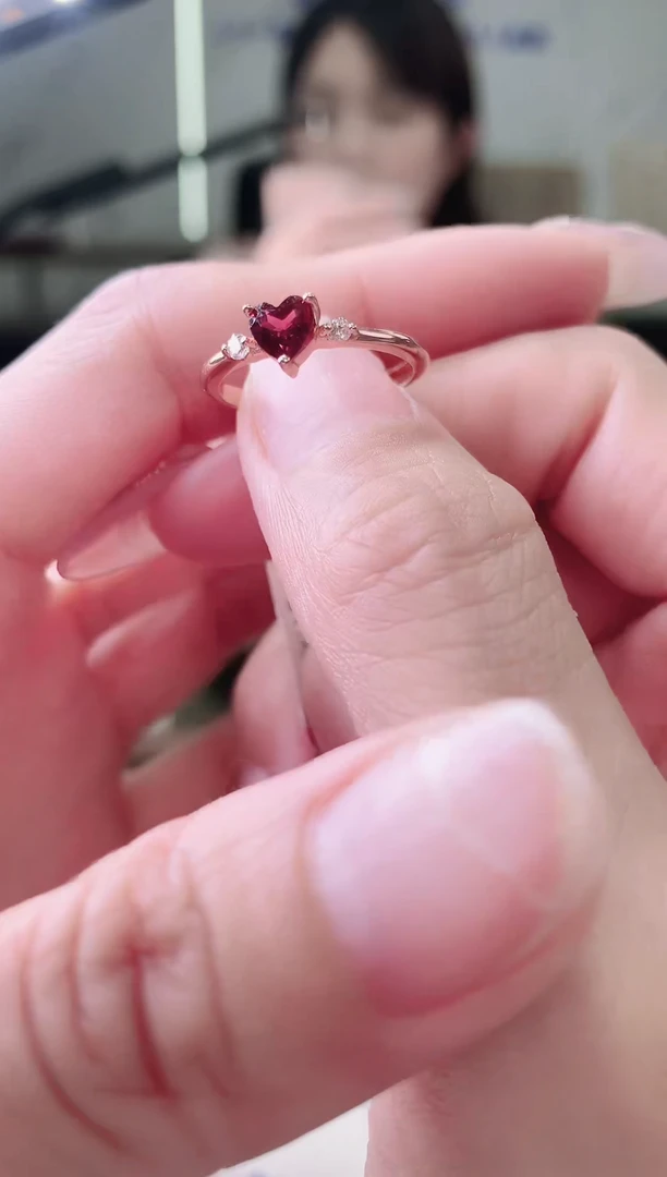 【闪购商品】石榴石戒指银S925镶嵌............