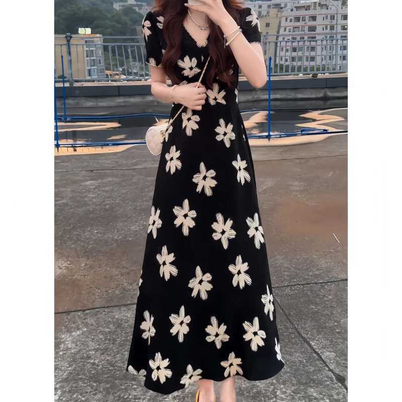 夏季时尚复古慵懒短袖裙印花连衣裙时尚休闲V领碎花简约风小黑裙