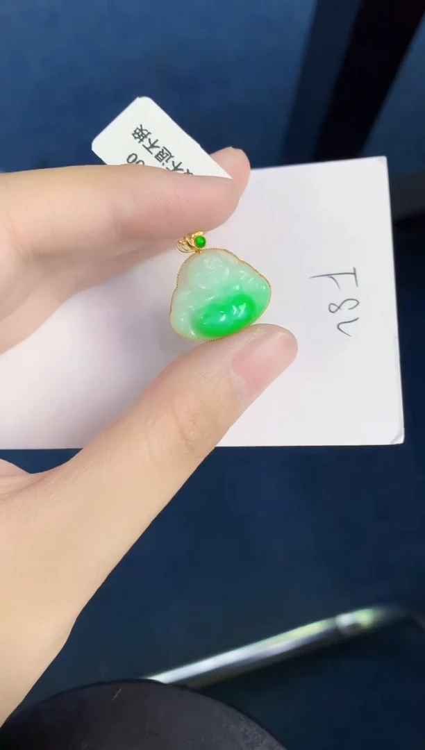 翡翠18K金镶嵌颈饰天然翡翠緬甸A貨
