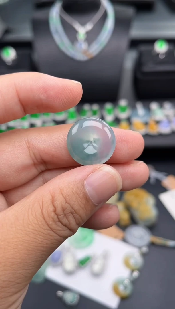 翡翠未镶嵌吊坠(不含链)多人