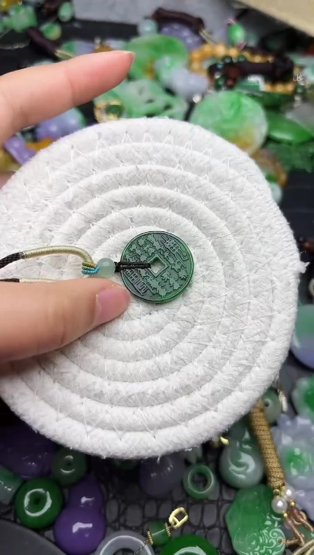 颈饰未镶嵌翡翠缅甸翡翠吊坠