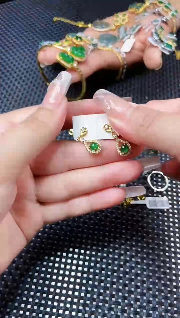 【闪购商品】翡翠未镶嵌耳饰11111111