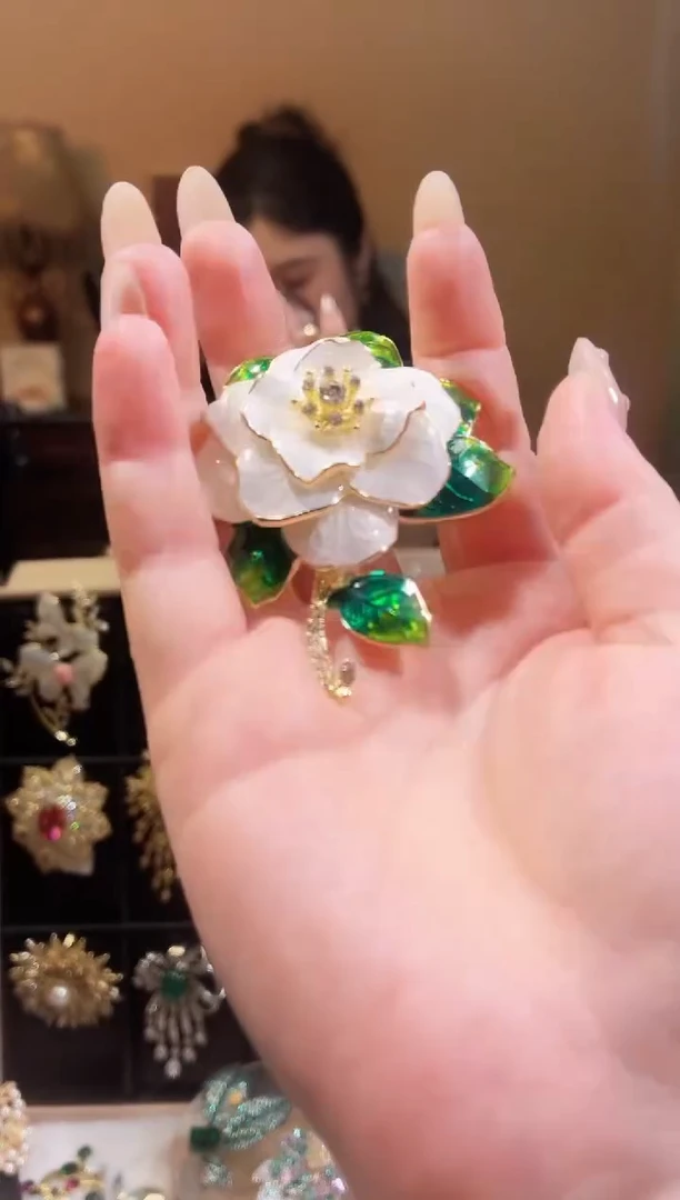 合成立方氧化锆铜合金白色花朵