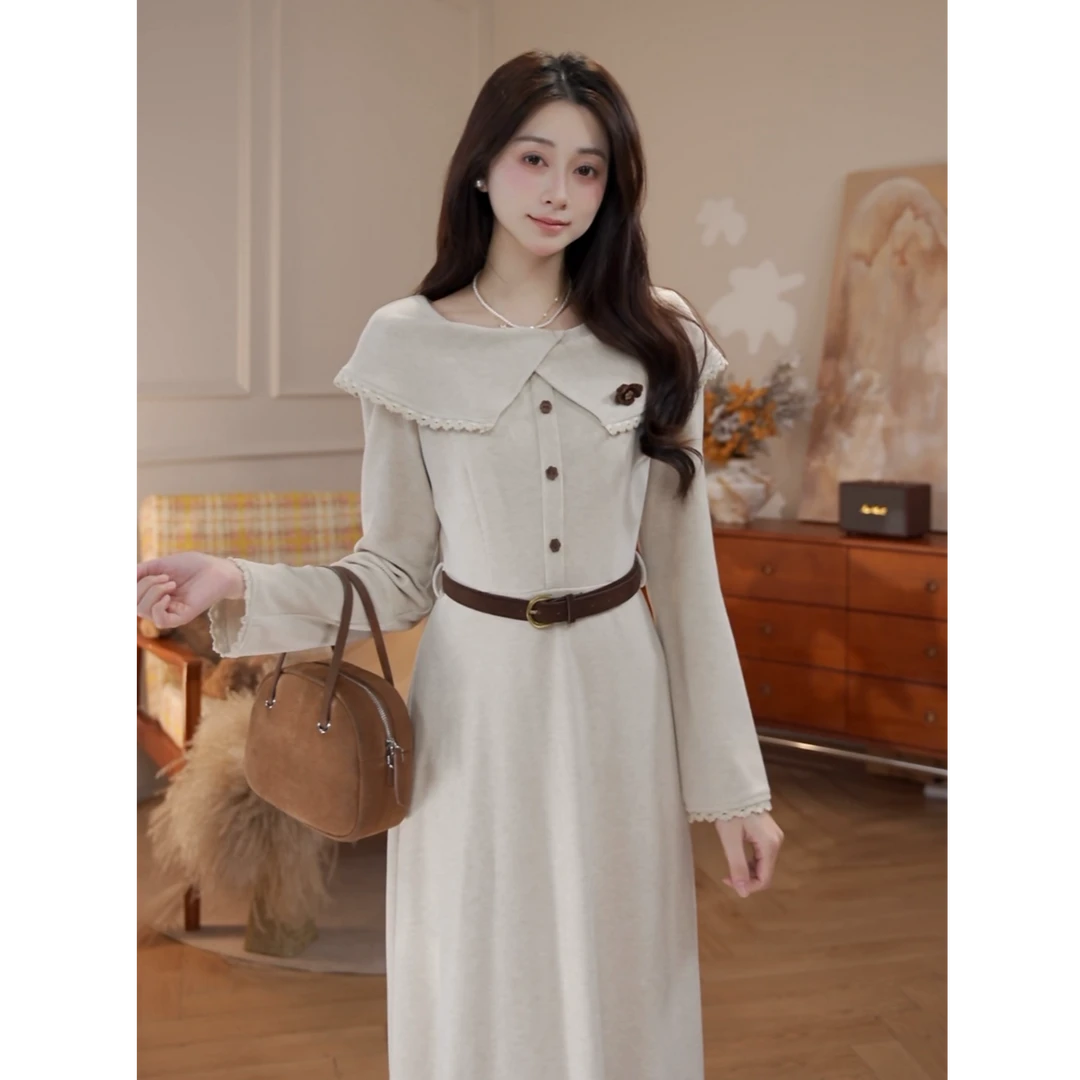 鹿向南「浆果花园」法式复古气质设计感女秋冬新款收腰显瘦连衣裙