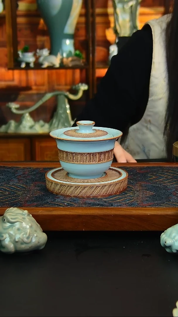 瓷片郗奎奎重工元宝盖碗，一级品