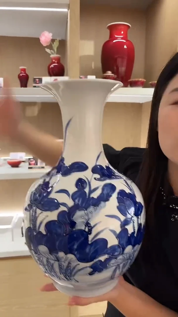 摆件景德镇陶瓷青花荷花赏瓶