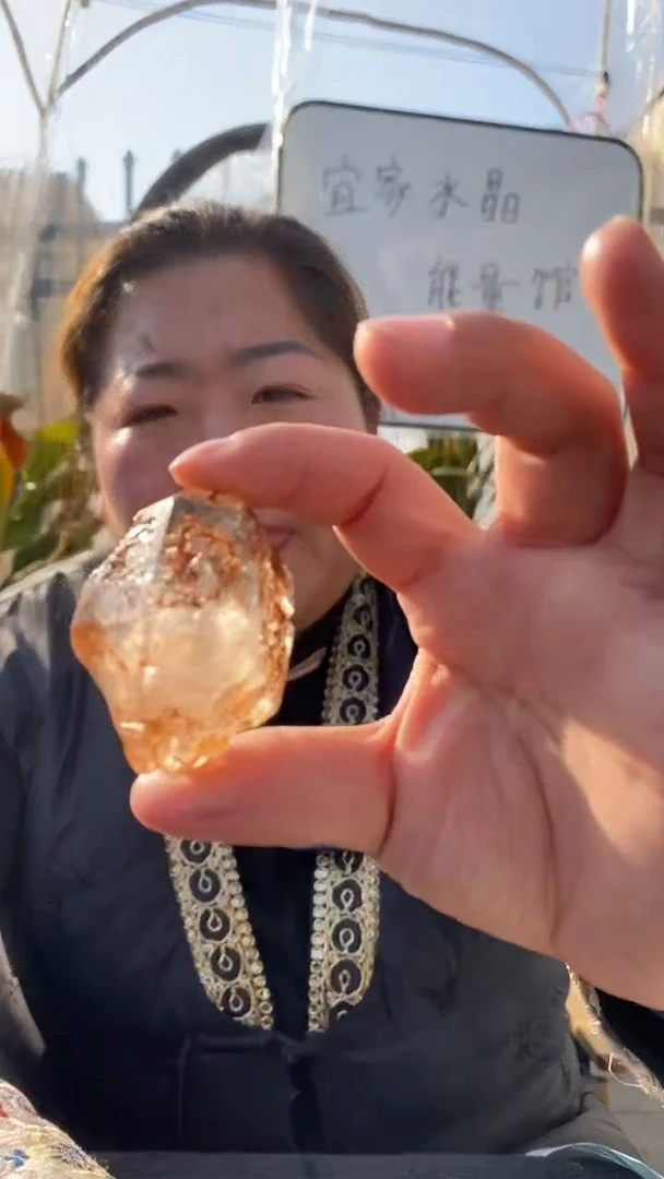 【闪购商品】水晶原石未镶嵌红泥骸骨DD812