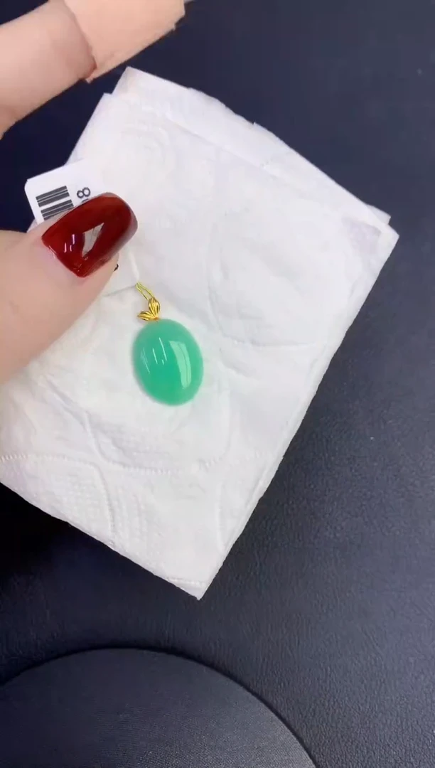 颈饰18K金镶嵌翡翠缅甸天然翡翠A货