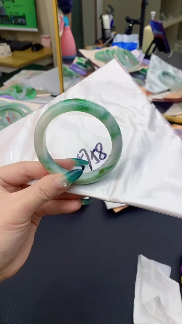 【闪购商品】翡翠手镯未镶嵌0145921601