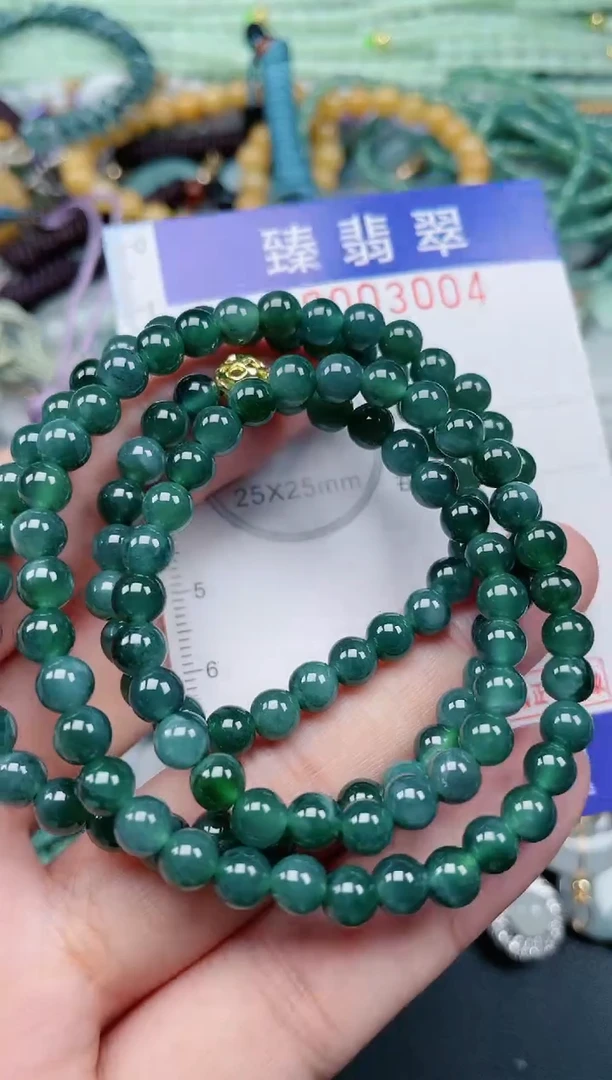 翡翠未镶嵌颈饰.0003004